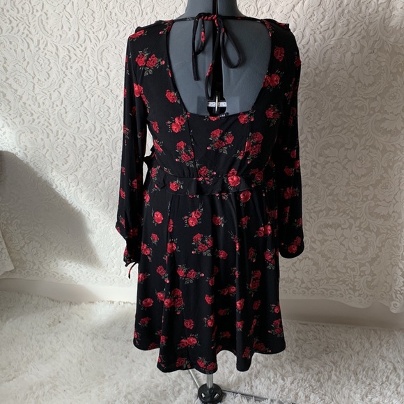 TORRID BLACK FLORAL JERSEY KNIT SKATER DRESS - Picture 10 of 14
